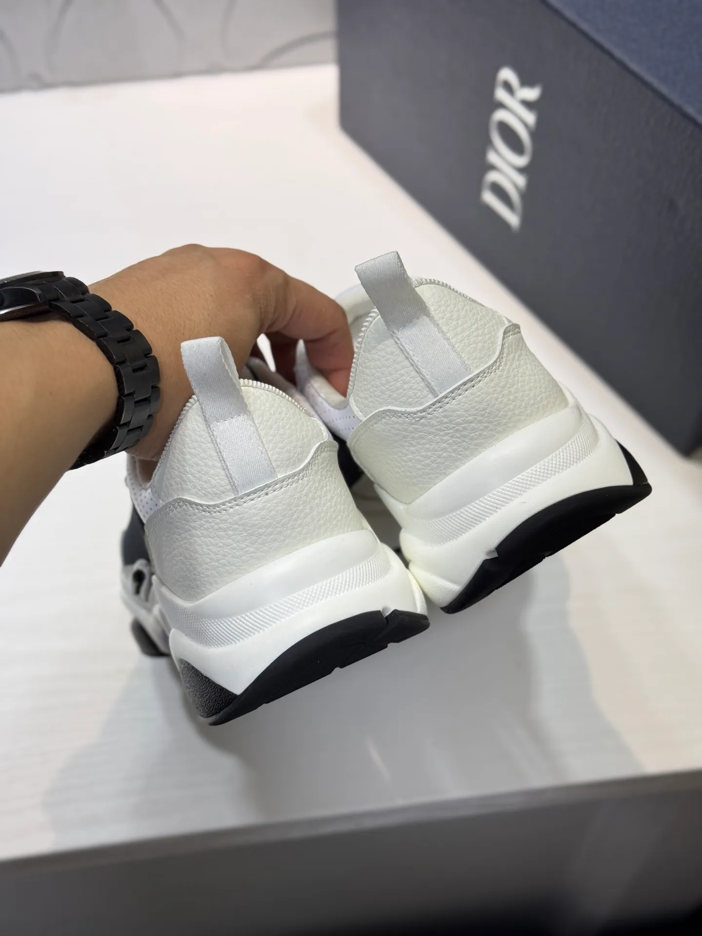 Men's shoes 💰440【New style】🪳🪳(Dior) popular model【New style】⚠⚠️Top purchasing agent🔍🔍Men's HK counters are on sale simultaneously. Sole: The original sole is specially provided by the original factory. The exclusive movable molded sole is super comfortable. The original factory follows the order. 🔍🔍The high-quality multi-color splicing design is exquisite and unique, and the cowhide stitching mesh lining💪Details determine the quality. We only make shoes with care. You can enter and exit the counter at will. Welcome to compare🇮🇹Size: 38-44 (45 customized